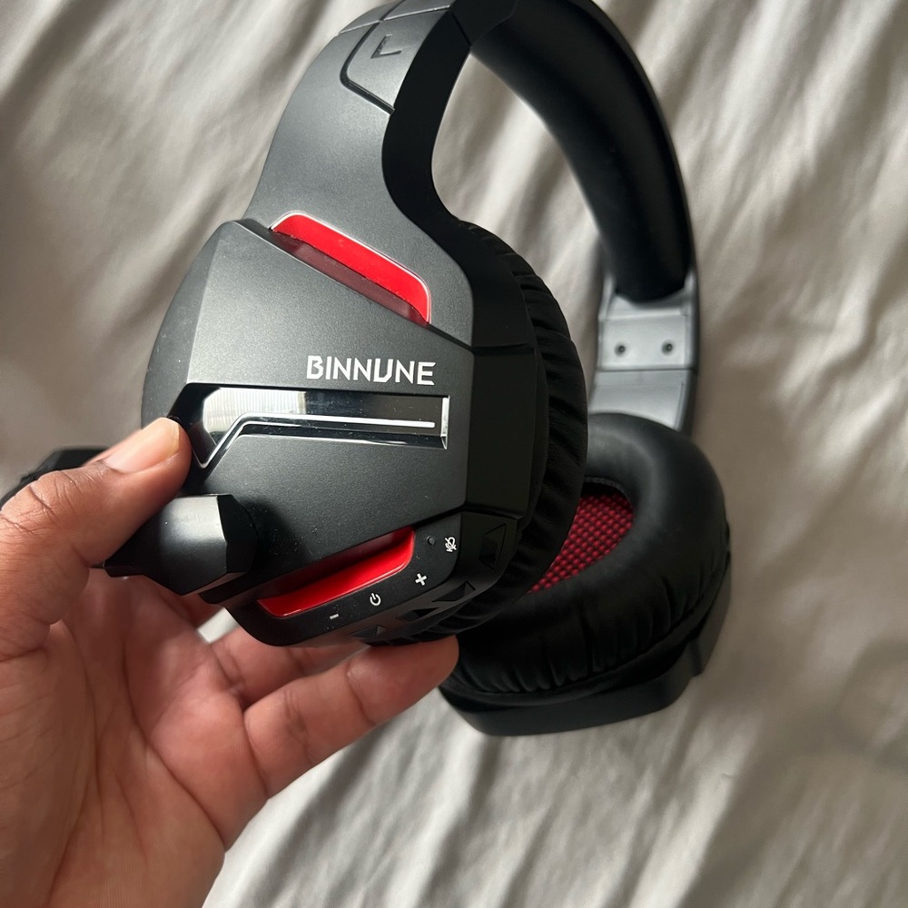 BINNUNE Black and Red Gaming Headset